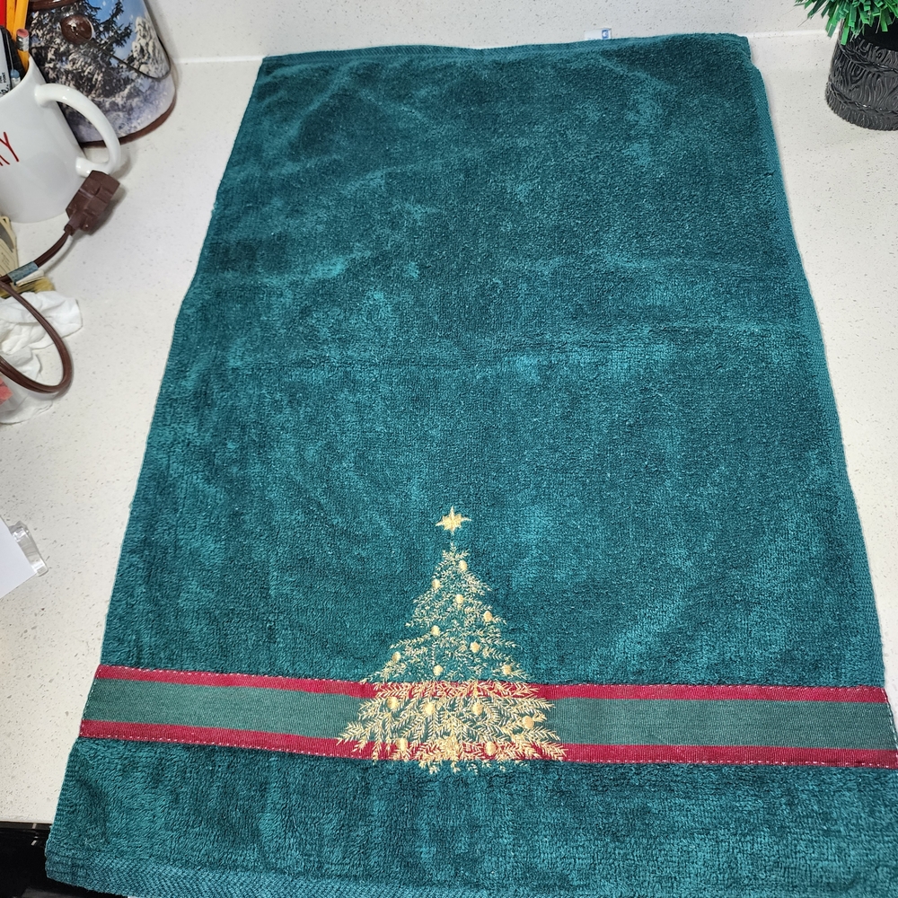Vintage Green Christmas Tree Towel. Embroidered With Gold Thread